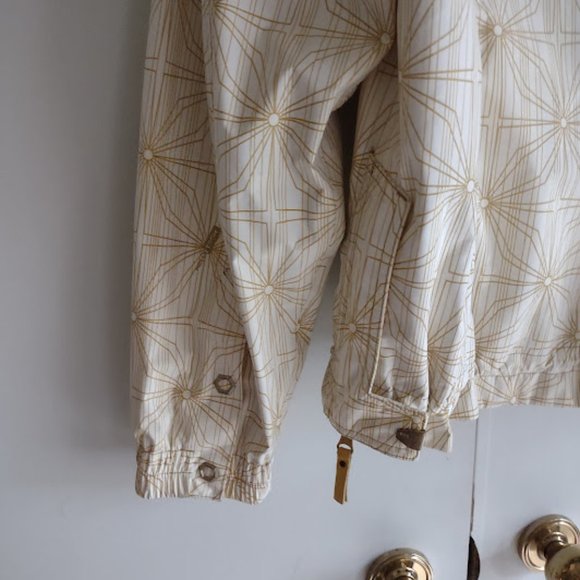 Helly Hansen, Helly Tech® Fabric Technology, Anorak, Size XL - Picture 11 of 16